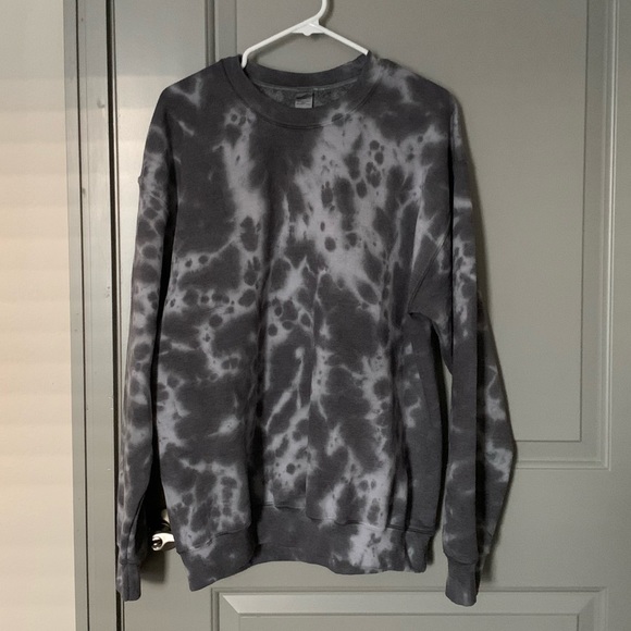 Gildan Sweaters - TIE-DYE CREWNECK SWEATER UNISEX SIZE LARGE